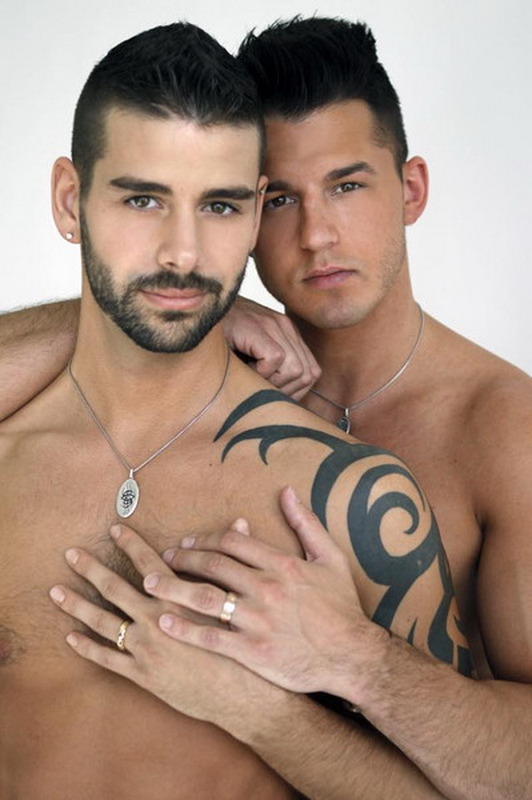 hunks4you:  http://hunks4you.tumblr.com/  Talk to me…  Submit a photo…
