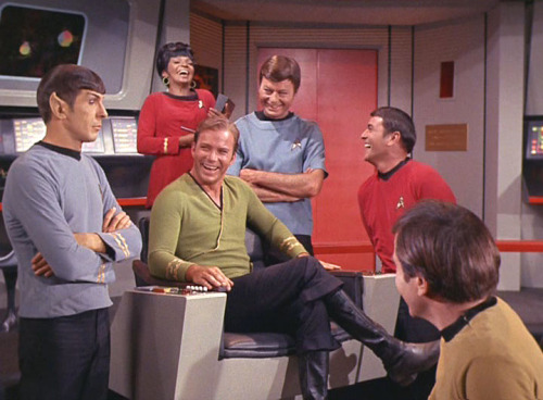 nataliaa-romanovaa:This is possibly my favorite Star Trek picture ever because look at the crew gigg