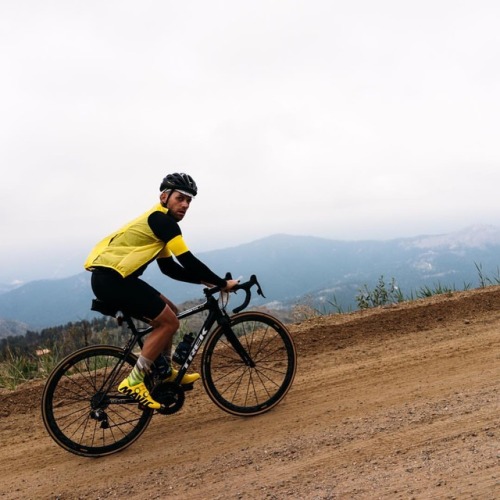 kevinscottbatchelor: Rolling in the steep. #hauteroute