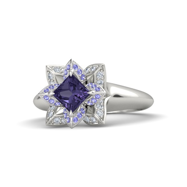 elf-eyes-and-archery:  Woman of Middle earth inspired engagement rings: Arwen, Eowyn,