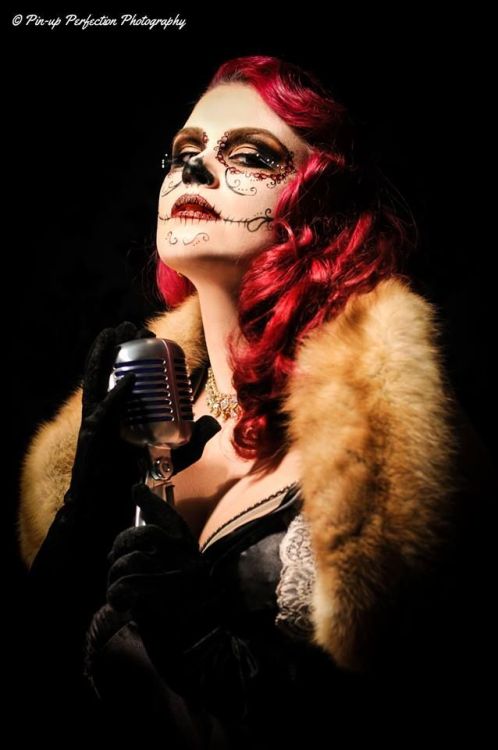 pinup-l0vers:  beatiful catrina  dia de muertos - catrina