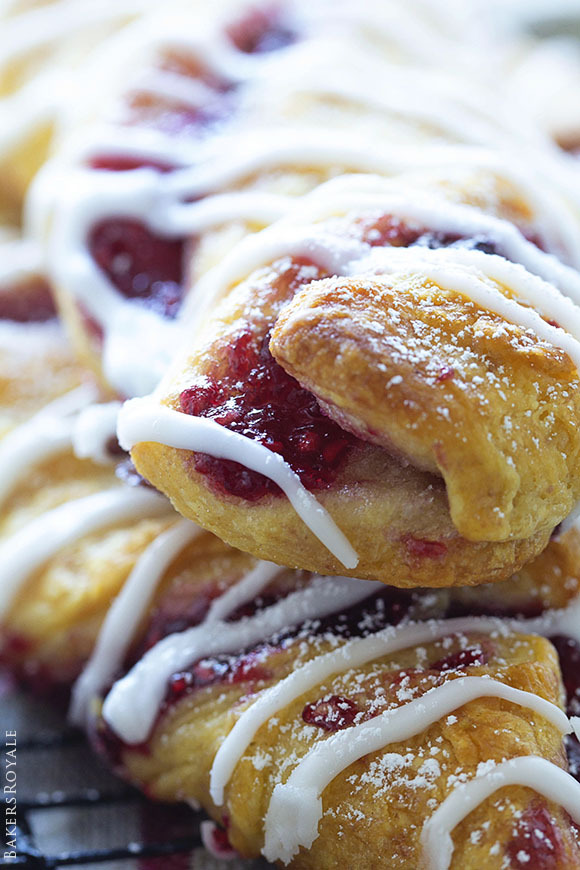 confectionerybliss:
“Raspberry Cinnamon Twists | Bakers Royale
”