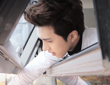 jungtaeks-blog:  VIXX waving at starlights (ノ^∇^) 