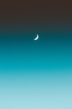 drxgonfly:  Moon (by Anthony Harle)  Photographer’s