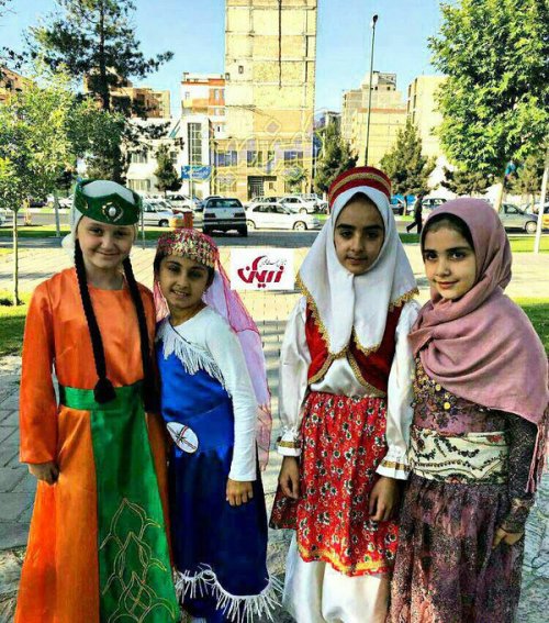 farsizaban: Iranian president Hassan Rouhani was welcomed to the north western Iranian city of Urmia