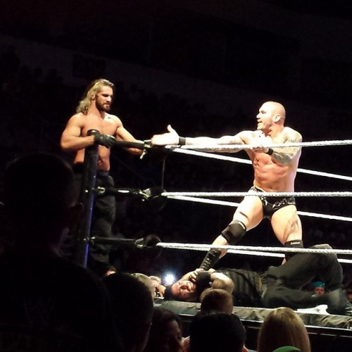 all-day-i-dream-about-seth:  Randy reaching for Seth! ♥♥