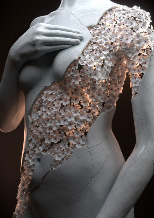 xxviii-xi-mmxiii:sixpenceeeblog:This incredible sculpture is by Jean-Michel Bihorel.Goodness, art is