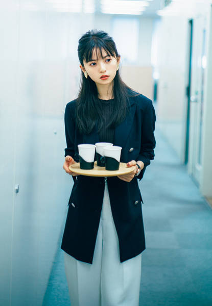 omiansary27:    もしも齋藤飛鳥がOLだったなら This is actually expectation