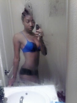 thatgirlzhnae:  Fresh out the shower.  thatgirlzhnae follow her she is hott