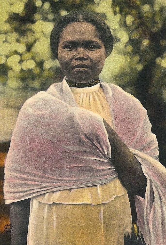 iluvsouthernafrica:  Madagascar: Vintage portraits of Malagasy women. 