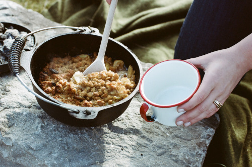 grayskymorning: Dutch Oven Apple Crisp | Kinfolk