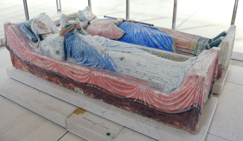 Effigies of Eleanor of Aquitaine (d. 1204) and Henry II of England (d. 1189) in Fontevraud Abbey in 