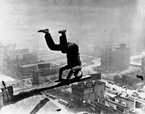 Man balancing on Chicago skyscraper, 1932. porn pictures