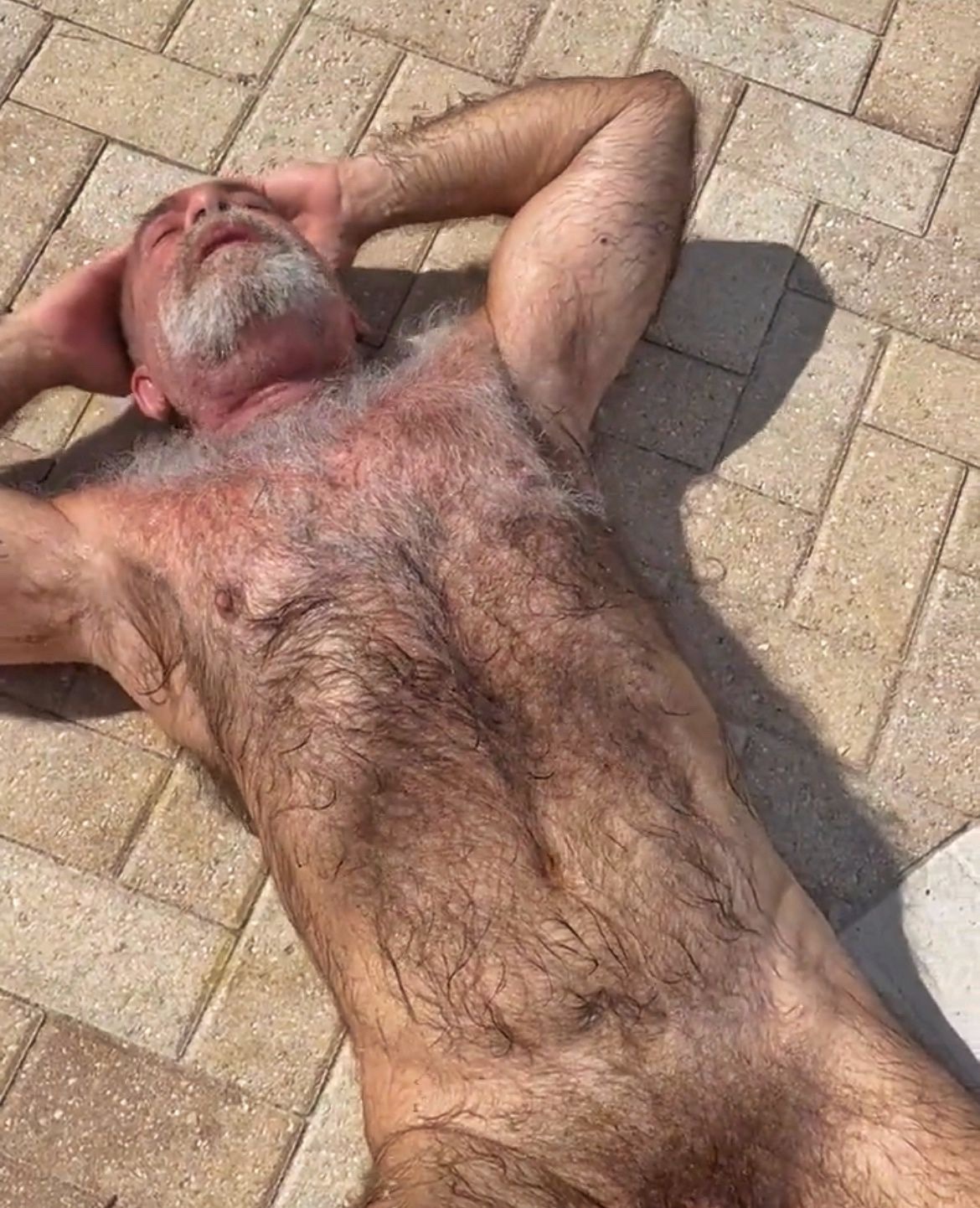 naturalmanishot:Natural Man is Hot  VIVE LE PAPY POILU !