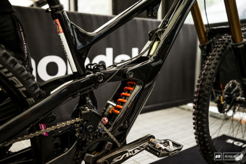 strange-measure:Cannondale’s Split-Shock DH Bike Explained - Fort William DH World Cup 2019