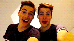 jacksgap:  ollymurs:  the bedroom ball pit!  http://www.youtube.com/watch?v=oTNGbUEWX_4 