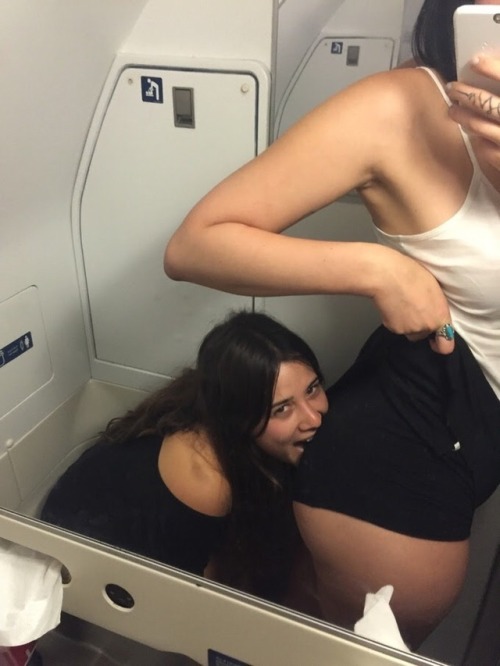 joinmilehighclub: you-not-like-me: Plane love .  What’s going on in there?