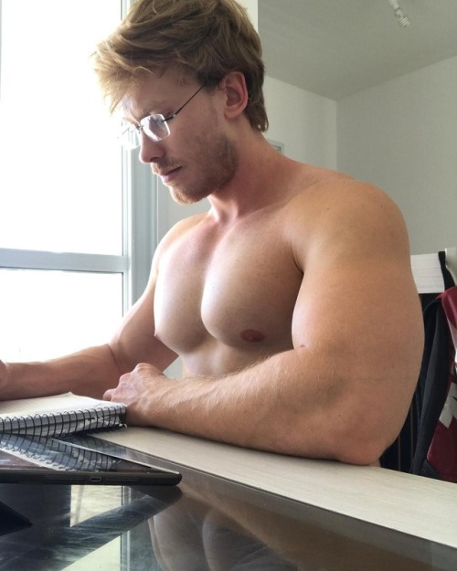 male-tf-control:  Oh, I know it’s a little weird. Most 13-year-old girls don’t hop into their older brothers’ bodies when they’re doing homework, but I actually really like it. It’s fun getting to take my shirt off and sit here bouncing his