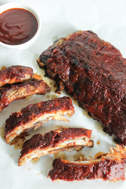 boozybakerr:  Slow Cooker Barbecue Ribs 