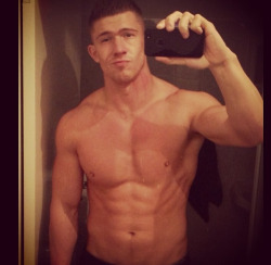 fitbufflads:  Super hot gym boy