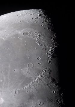 gravitationalbeauty:  Moon Mare and Montes  