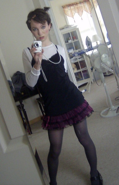 xxemosissypoppyxx:  This is what a lot of little boys do when left alone in a house with female clothing. 