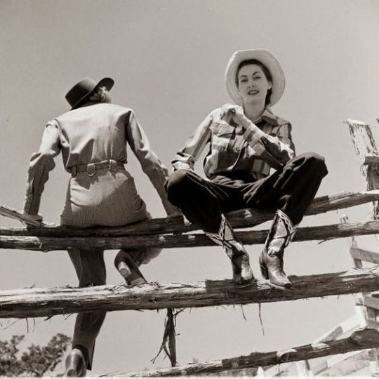 Lesbian Cowgirls