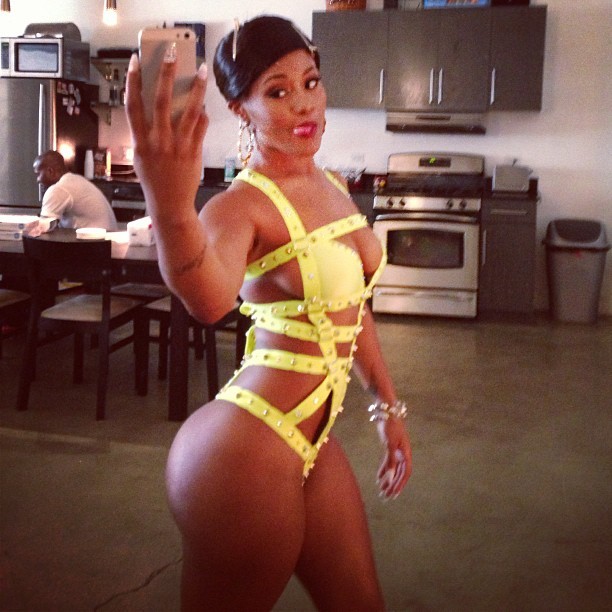lemme-holla-at-you:  Xx