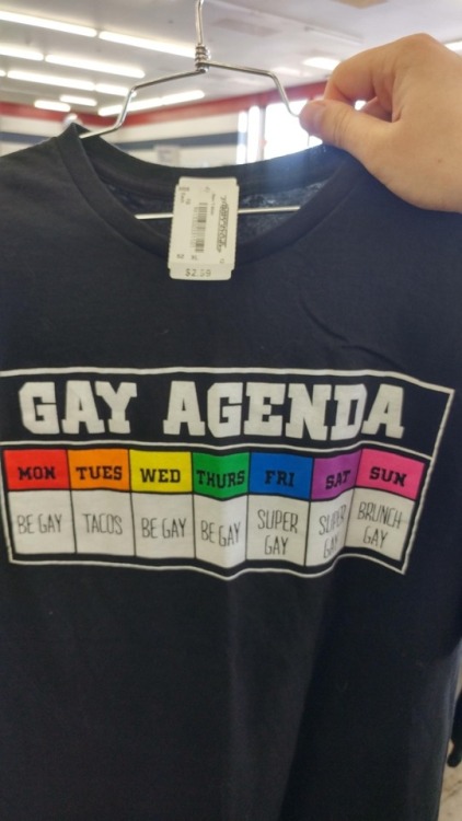 gay-irl:gameofboards:Wishing everyone a gay brunch! Via r/thriftstorehaulsshirt here…