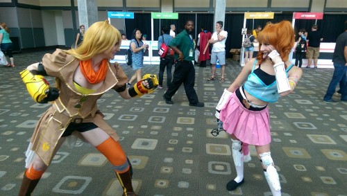saihyo-of-the-frost:  Nyang cat fight! The neon was such a sweetheart and super cool with all the po