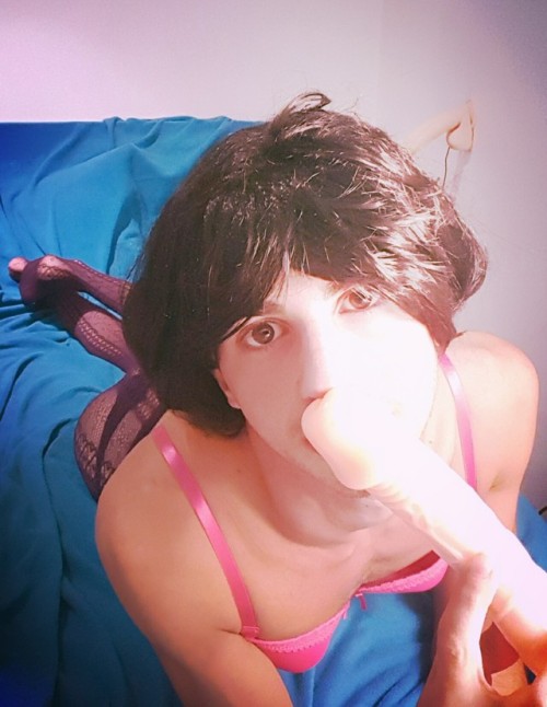 sissysamanthafirdo: Reblog if you want cum on my face