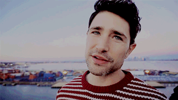 castamereblues:  matt + blue - Anthem Of The Seas CanYouEven? 