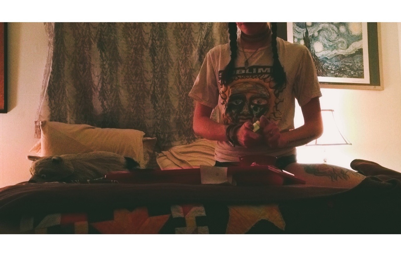 ladys-a-tramp:  Roll. Light. Smoke. Repeat.