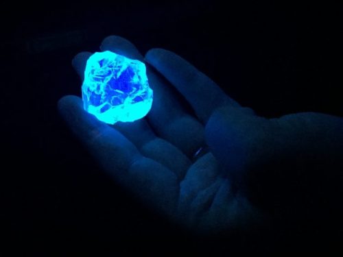 smithsonian:This enormous diamond glows in the dark.At 187 carats, the Foxfire diamond isn’t t