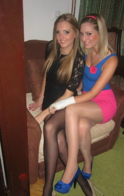 caseyridesagain:  nylons-stockings-amateur-muscle:  The best in nylons, pantyhose, tights, stockings http://nylons-stockings-amateur-muscle.tumblr.com/      (via TumbleOn)