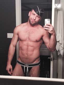 dirtyboymcqueen:  grizzlycheer:  Getting ready to go out  Sexy as fuck! 😍