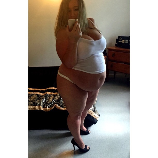 gaining-ni-ki:  I’ve been so slack at posting on Tumblr. Sorry 💋  mmmmm