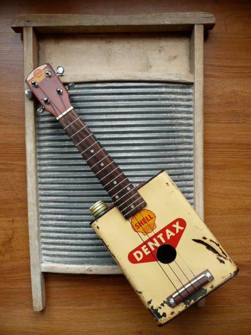 guitarbage:Ukubidon Oil Can Uke