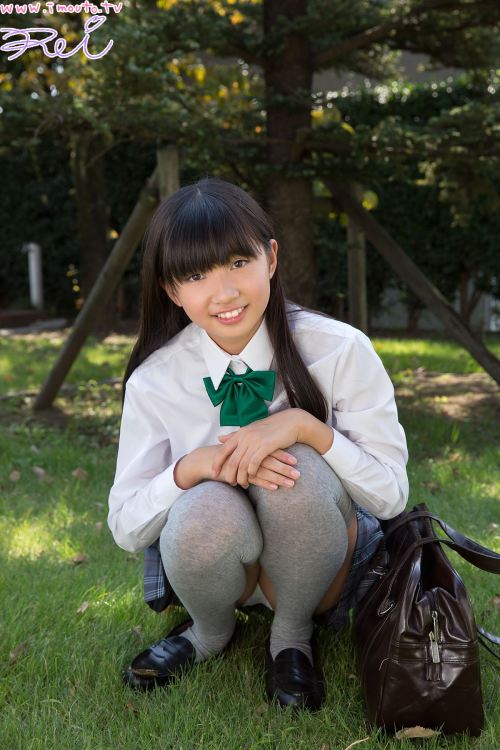 黒宮れい（School uniform pleated mini skirt - 02）