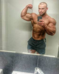 drwannabewannabe:  Vladimír Holota displays