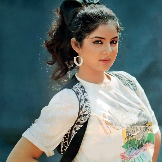 Divya Bharti Photo