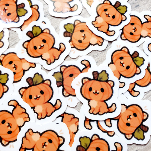 All orders from now until the end of October will receive a mini pumpkin kitty sticker as a freebie 