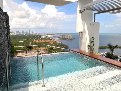 MIAMI PENTHOUSE$17 Million 