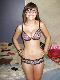 teensinvs:  exgirlfriend-photos:  Nice body!