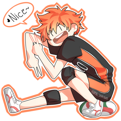 Hinata tiene el poto cuadrado :]