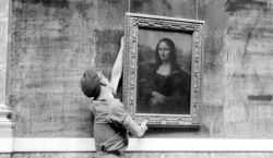 yellowkiddo:   The Mona Lisa is rehung at