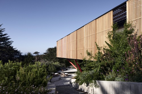Engawa House, Zapallar, Chile,Designed by architects Santiago Valdivieso and Stefano Rolla
