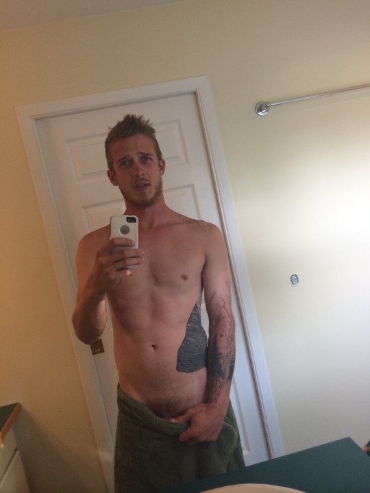 xxxozzie: FOLLOW FOR MORE ;) 