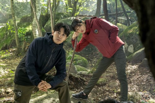 THE FIRST OFFICIAL LOOK AT JU JIHOON AND JUN JIHYUN IN UPCOMING TVN DRAMA JIRISAN!!!!!!!!