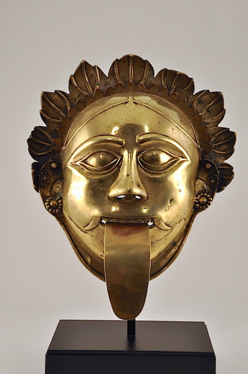 Mask of Jumadi Tulu Nadu disctrict, South Karnataka, IndiaXVII-XVIII centuryCasting bronzeH cm. 38